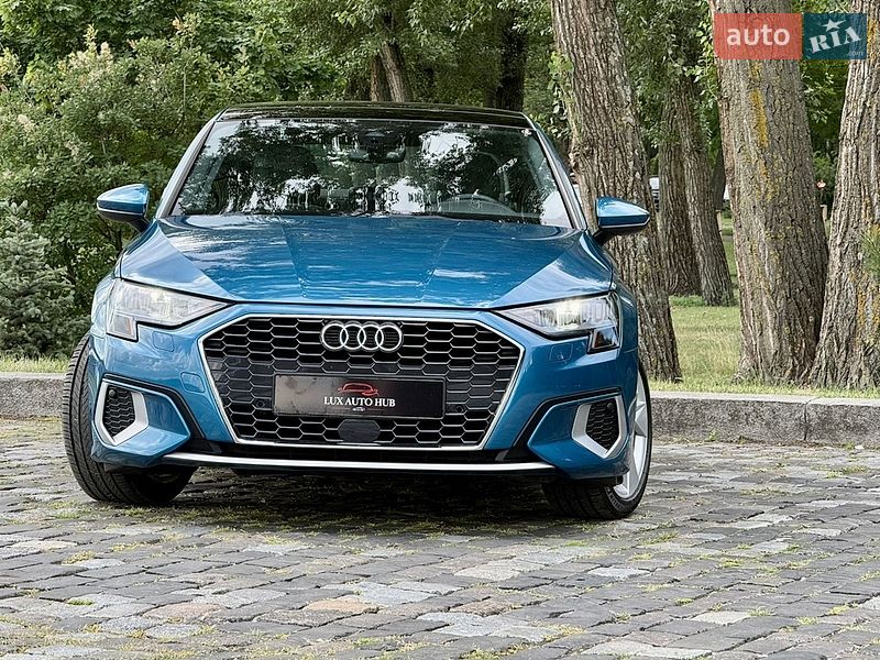 Седан Audi A3 2022 в Киеве