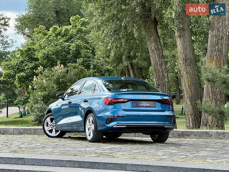 Седан Audi A3 2022 в Киеве