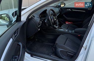Седан Audi A3 2016 в Одессе