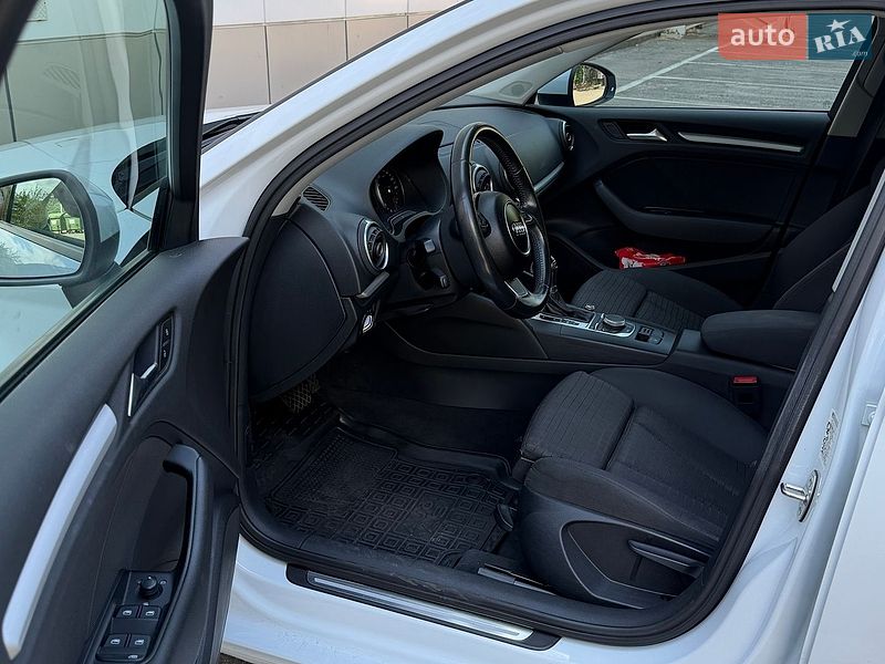 Седан Audi A3 2016 в Одессе