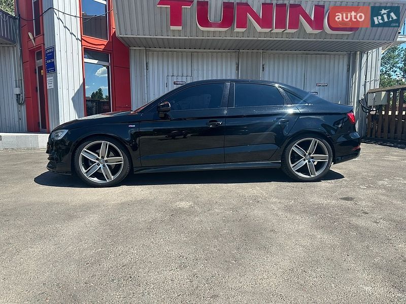 Седан Audi A3 2015 в Николаеве
