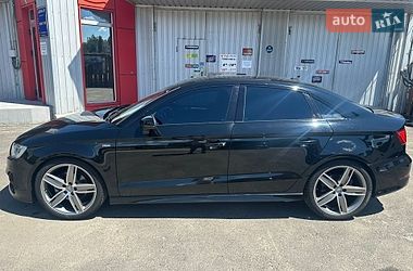 Седан Audi A3 2015 в Николаеве