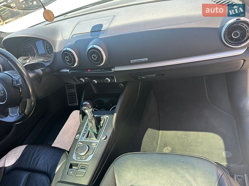 Седан Audi A3 2015 в Николаеве
