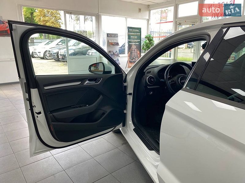 Седан Audi A3 2015 в Києві фото 15 Седан Audi A3 2015 в Києві