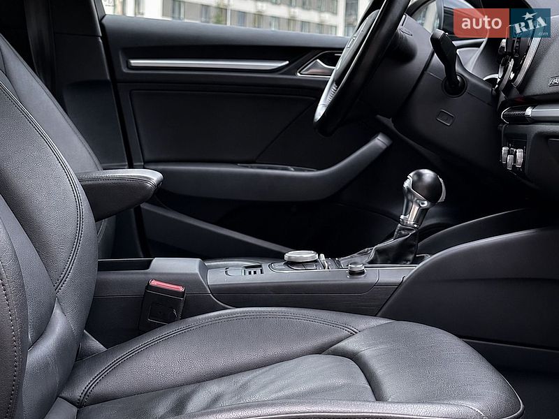 Хэтчбек Audi A3 2016 в Киеве