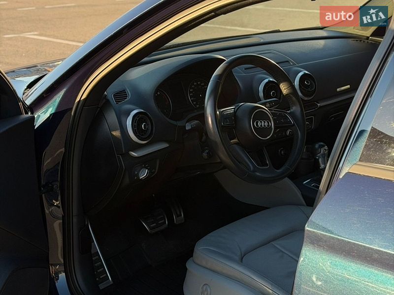 Седан Audi A3 2018 в Киеве