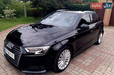 Хэтчбек Audi A3 2016 в Запорожье