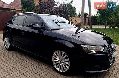 Хэтчбек Audi A3 2016 в Запорожье