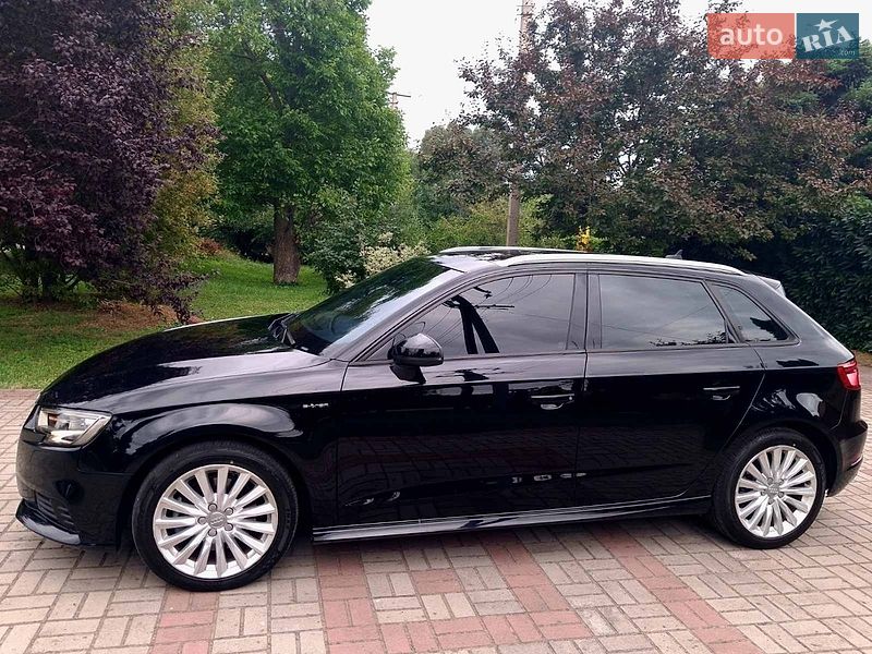 Хэтчбек Audi A3 2016 в Запорожье