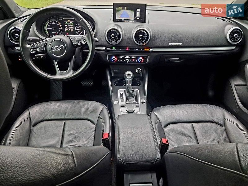 Хэтчбек Audi A3 2016 в Запорожье