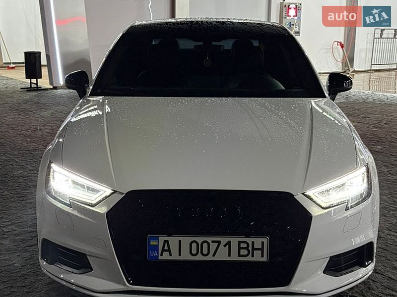 Седан Audi A3 2019 в Киеве