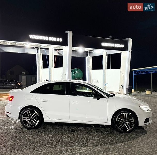 Седан Audi A3 2019 в Киеве