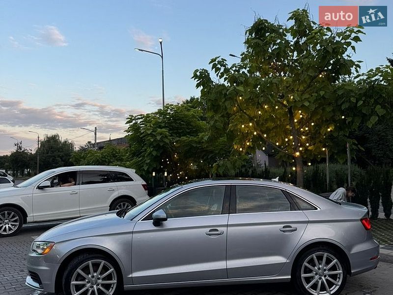Седан Audi A3 2015 в Чернівцях