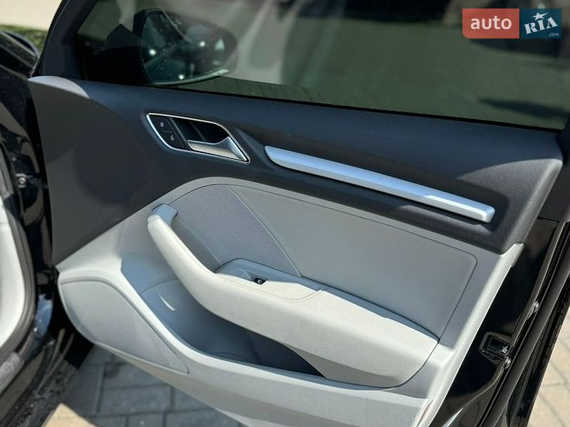 Седан Audi A3 2015 в Черновцах