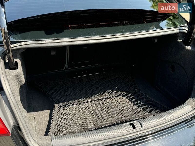 Седан Audi A3 2015 в Чернівцях