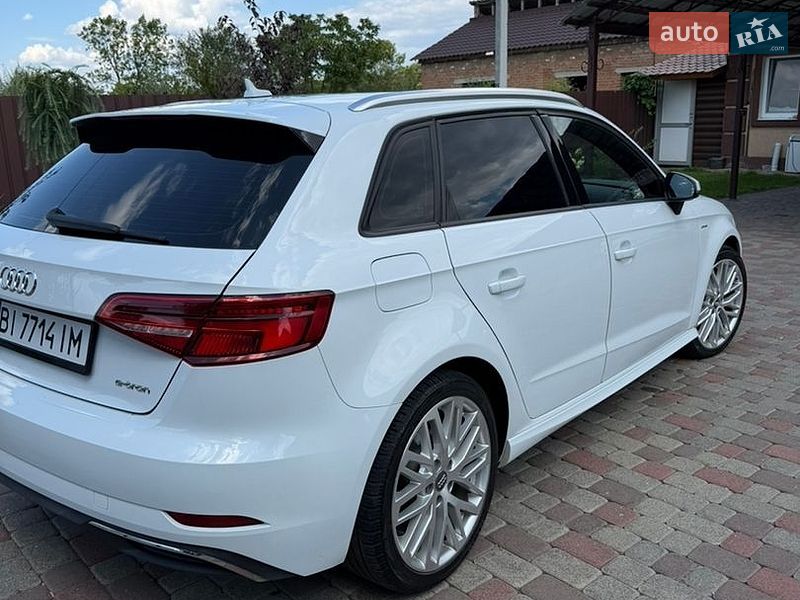 Хэтчбек Audi A3 2017 в Полтаве