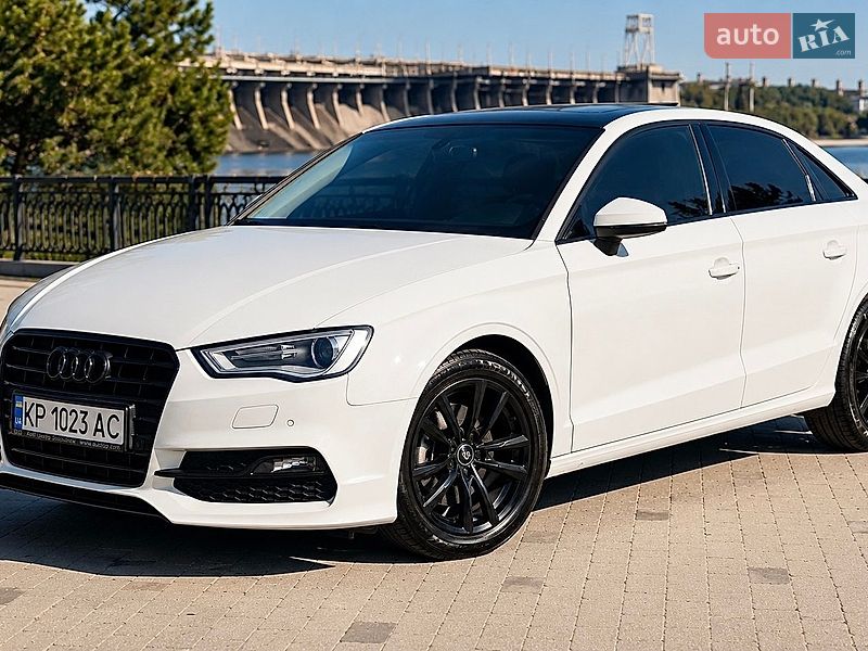 Седан Audi A3 2015 в Запорожье