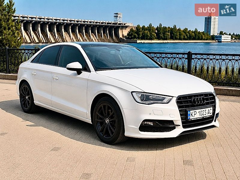 Седан Audi A3 2015 в Запорожье