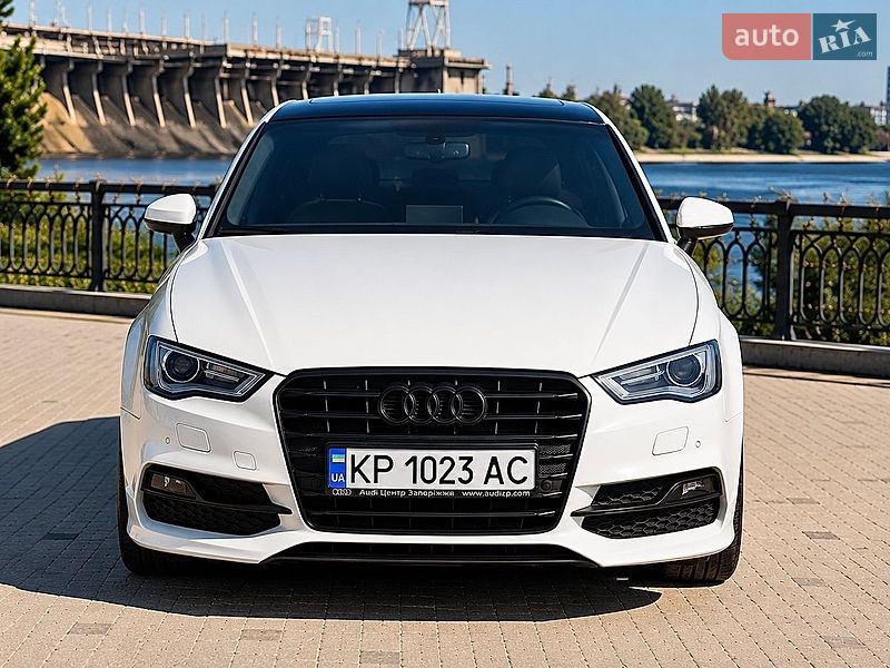 Седан Audi A3 2015 в Запорожье