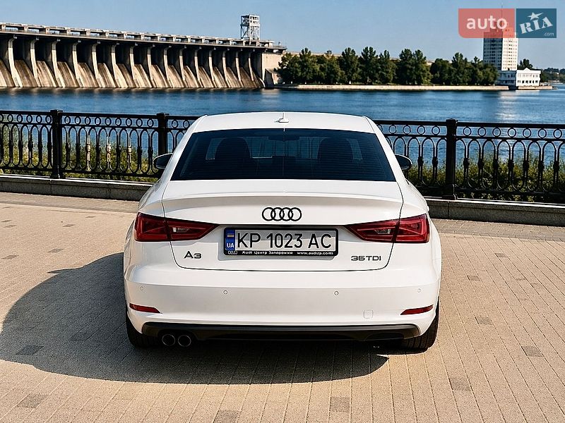 Седан Audi A3 2015 в Запорожье