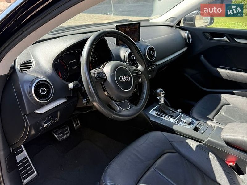 Седан Audi A3 2015 в Ивано-Франковске