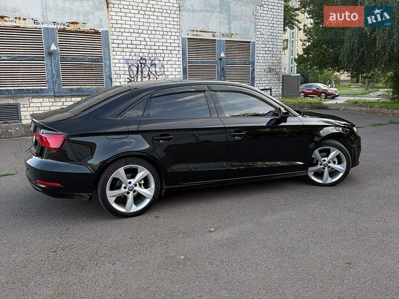 Седан Audi A3 2016 в Кривому Розі