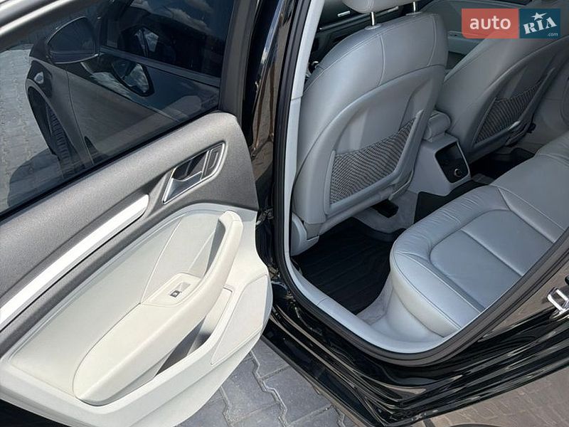 Седан Audi A3 2016 в Кривому Розі