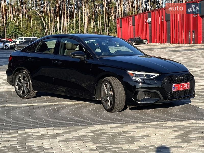 Седан Audi A3 2023 в Львові