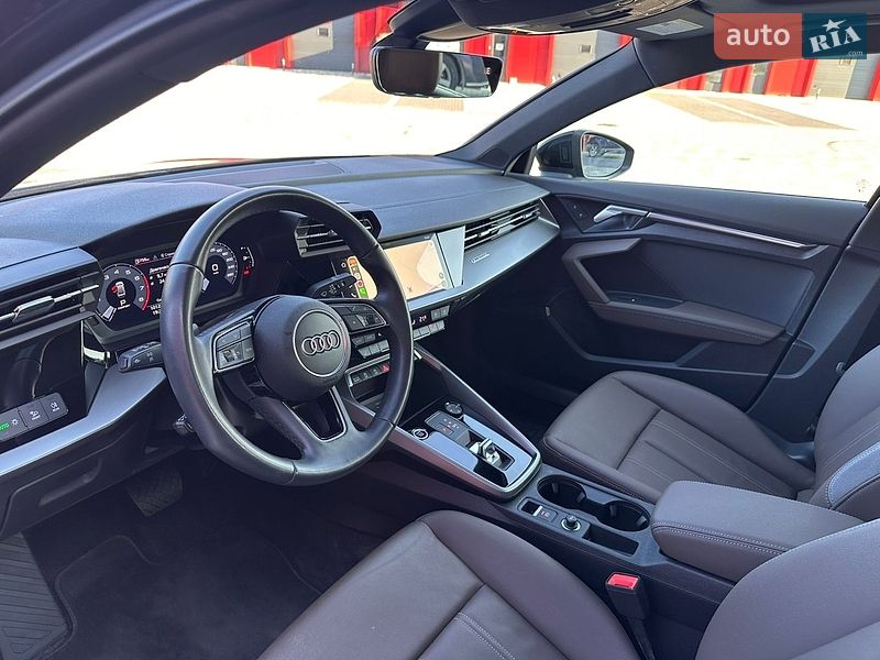 Седан Audi A3 2023 в Львові