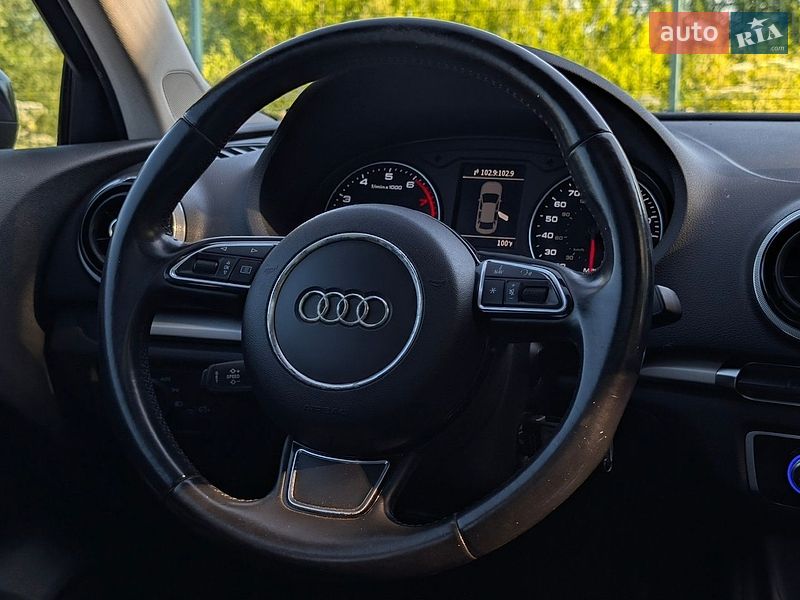 Седан Audi A3 2016 в Дрогобыче