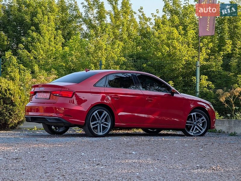 Седан Audi A3 2016 в Дрогобичі