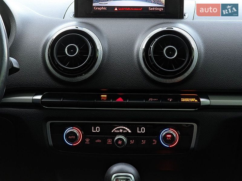 Седан Audi A3 2016 в Дрогобыче