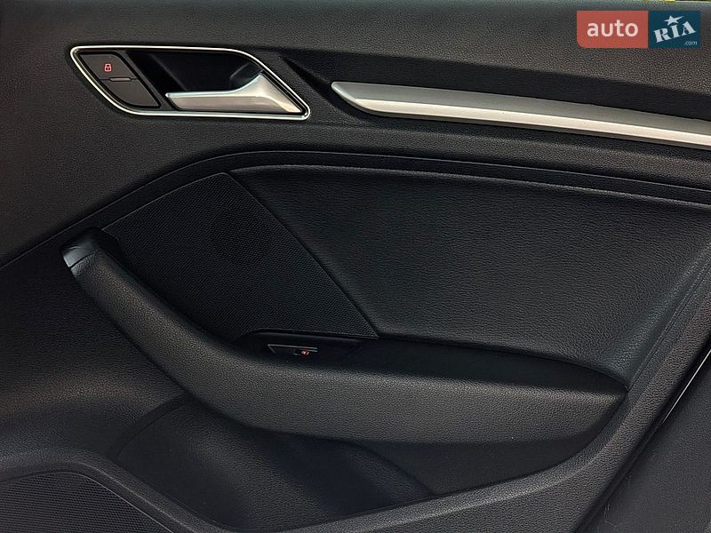 Седан Audi A3 2016 в Дрогобыче