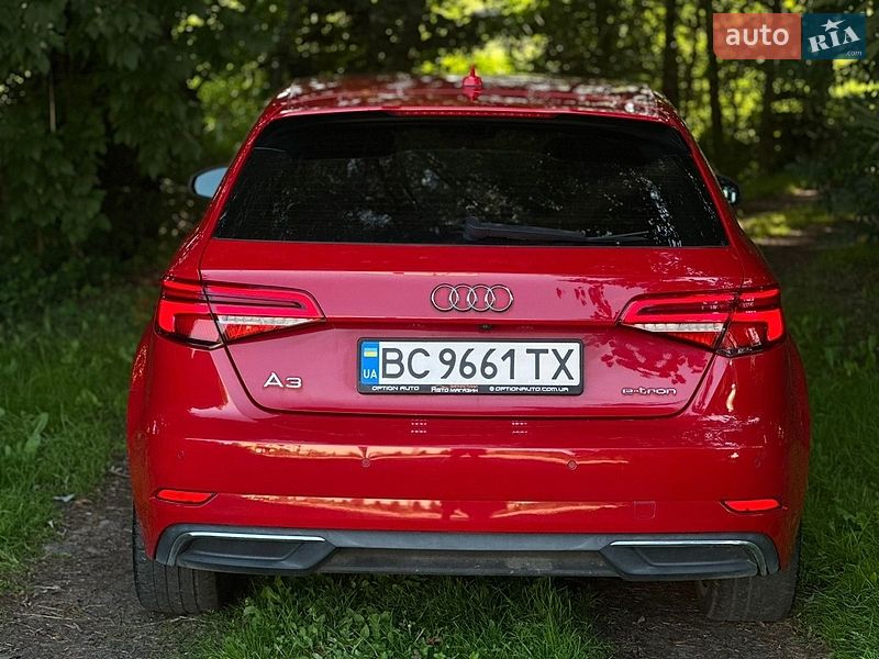 Седан Audi A3 2016 в Львові