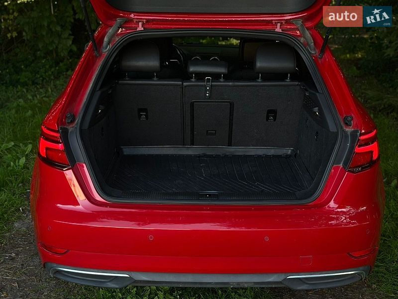 Седан Audi A3 2016 в Львові