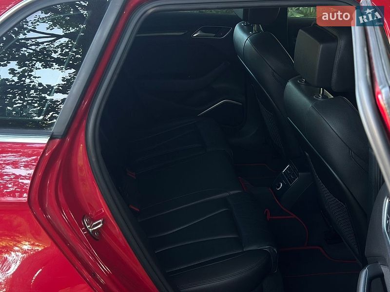 Седан Audi A3 2016 в Львові