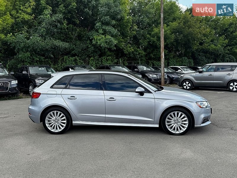Хэтчбек Audi A3 2017 в Луцке