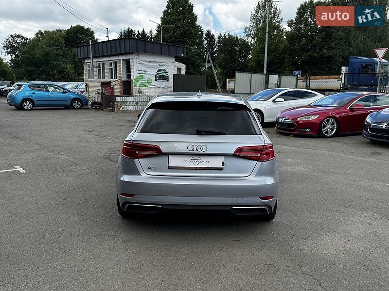 Хэтчбек Audi A3 2017 в Луцке