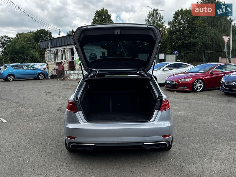Хэтчбек Audi A3 2017 в Луцке