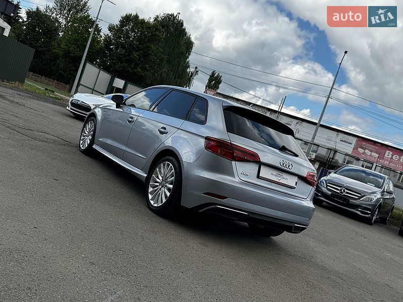 Хэтчбек Audi A3 2017 в Луцке