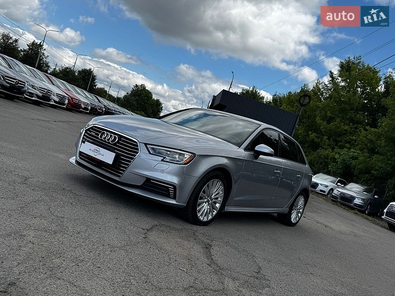 Хэтчбек Audi A3 2017 в Луцке
