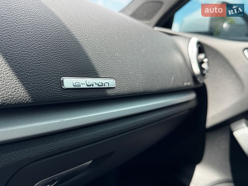 Хэтчбек Audi A3 2017 в Луцке