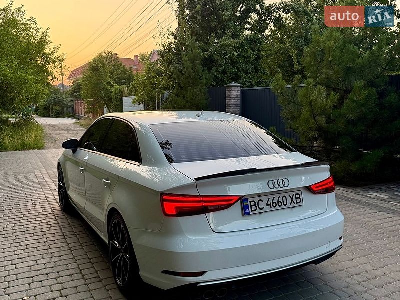 Седан Audi A3 2018 в Вінниці