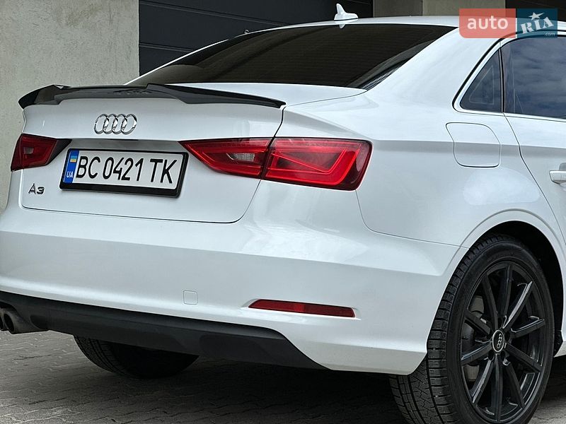 Седан Audi A3 2015 в Дрогобыче