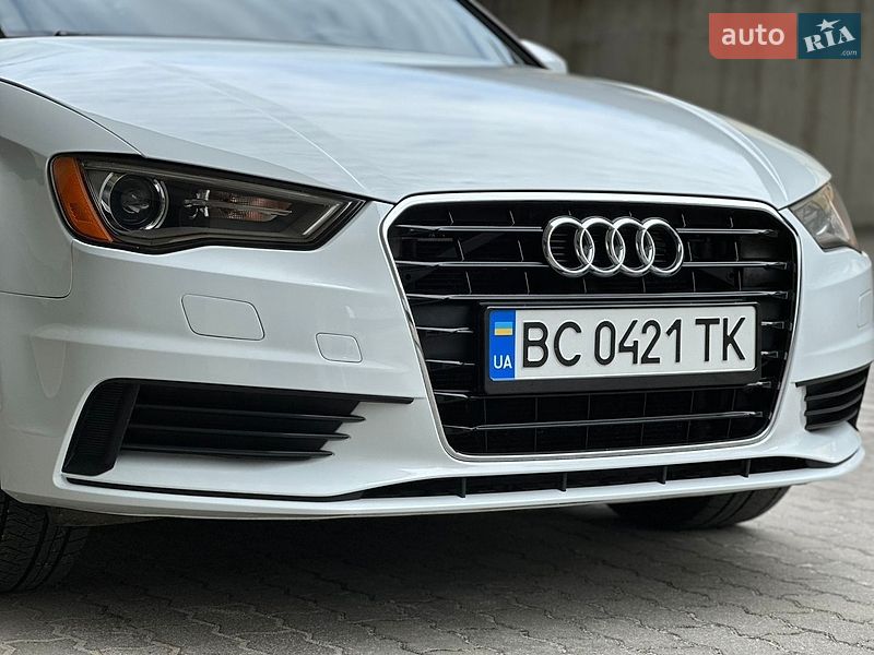 Седан Audi A3 2015 в Дрогобыче
