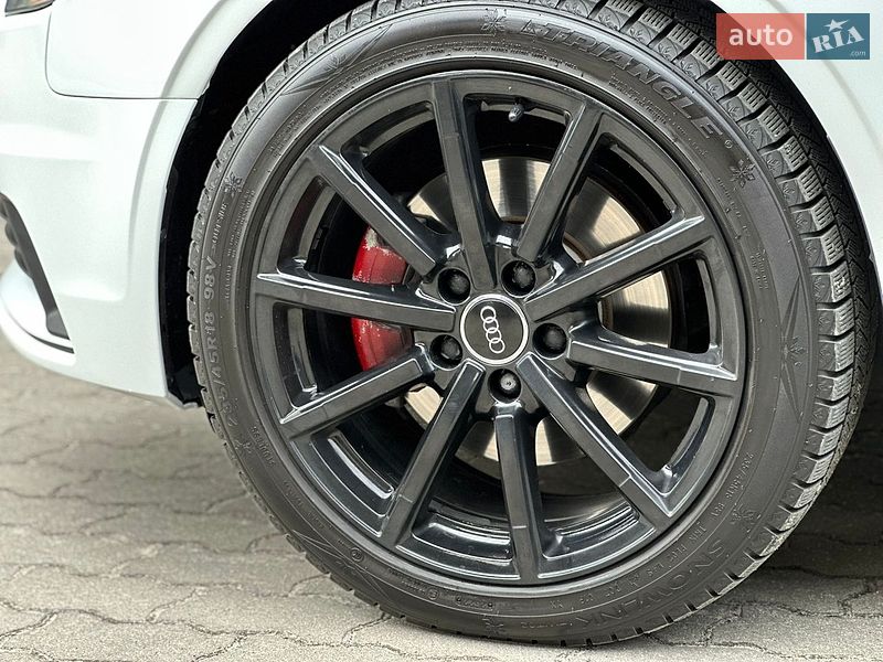 Седан Audi A3 2015 в Дрогобыче