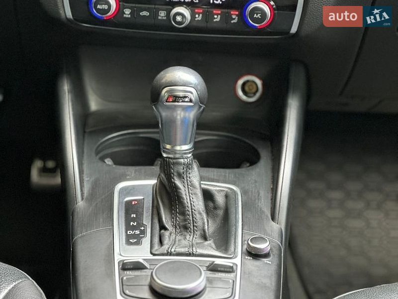 Седан Audi A3 2015 в Дрогобыче
