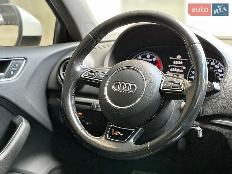 Седан Audi A3 2015 в Дрогобыче