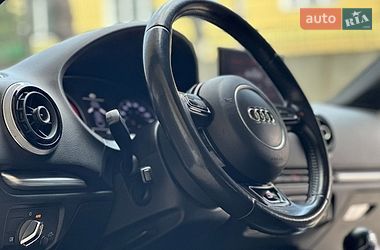 Седан Audi A3 2015 в Дрогобыче