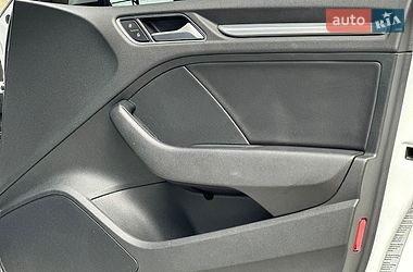 Седан Audi A3 2015 в Дрогобыче